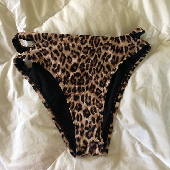 NWOT High Waisted Cheetah Bottoms - Picture 4 of 6